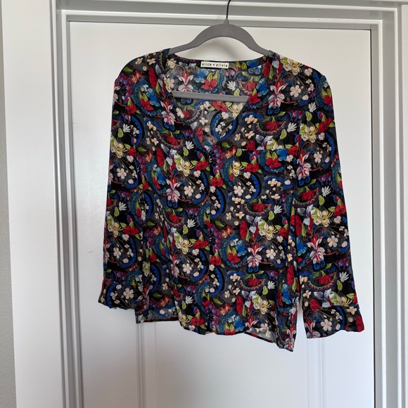 ALICE + OLIVIA Colby Silk Island Watercolor Blouse, Multicolor Size XS - Picture 2 of 6